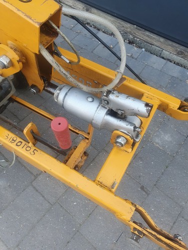 flag lifter vacuum
