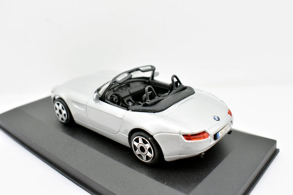 Modellino Auto Scala 1:43 BMW Z8 Burago diecast modellismo statico collezione qb - Immagine 4 di 4