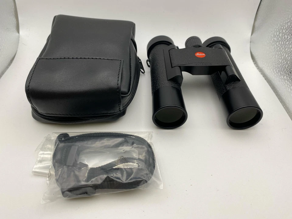 Leica 10x25 Ultravid Blackline Compact Binoculars with Leather Pouch - Image 3 of 4