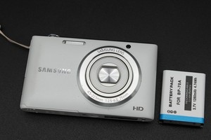 Samsung ST72 Digital Camera, Battery And Charger, White, Good Condition