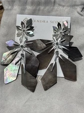 Kendra Scott  Jaylin Bright Silver Statement Earrings in Black Mother-of Pearl