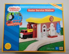 Thomas the Tank Sodor Service Station Learning Curve Wooden Train Lorry 2 New