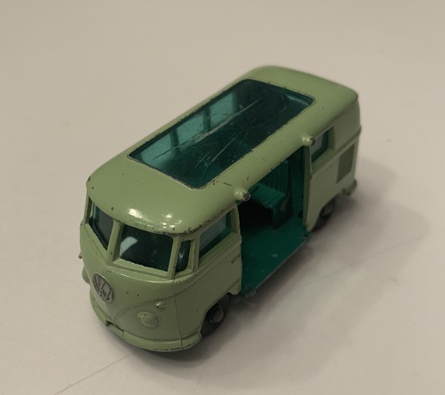 Vintage LESNEY Caravette Volkswagen Camper, Matchbox Series No. 34