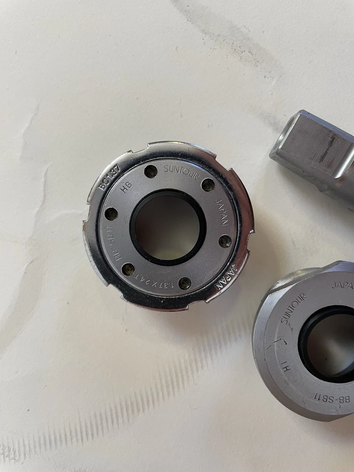 Soporte inferior de pista Suntour Superbe #BB-91 - 112 mm ISO BB-SB11 BSA tazas en muy buena condición Foto 3 de 4