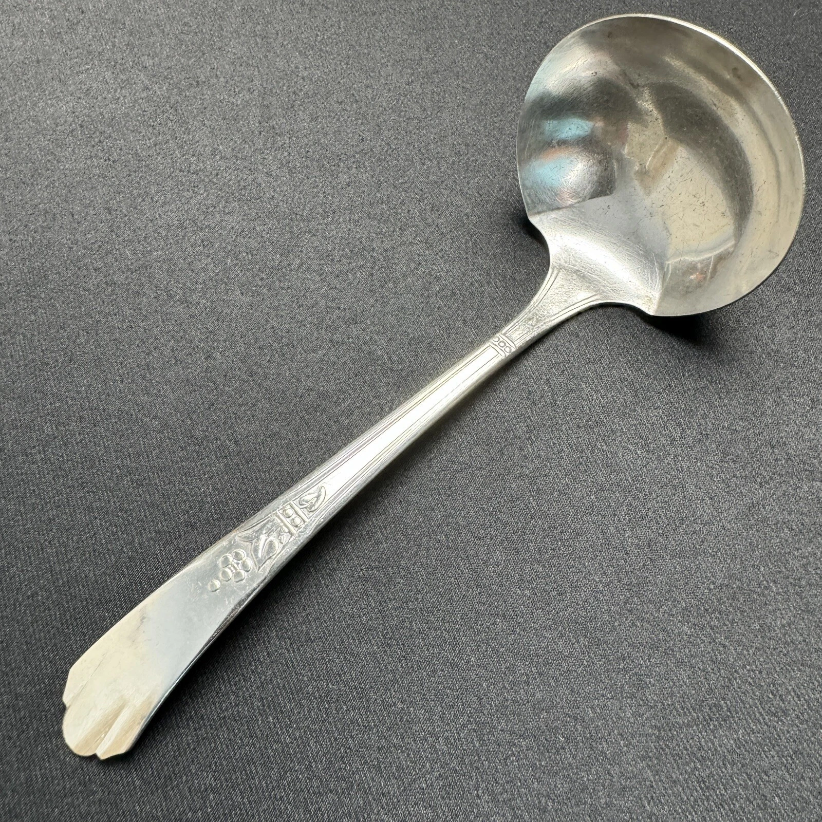 SIMEON & GEORGE H ROGERS GRAVY LADLE SILVERPLATE ENCORE ONEIDA 1934