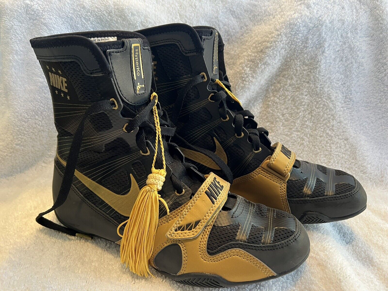 ventana aves de corral álbum Nike HyperKo Boxing Shoes Size 7.5 Black Gold Limited Edition LE Boots  Tassels | eBay