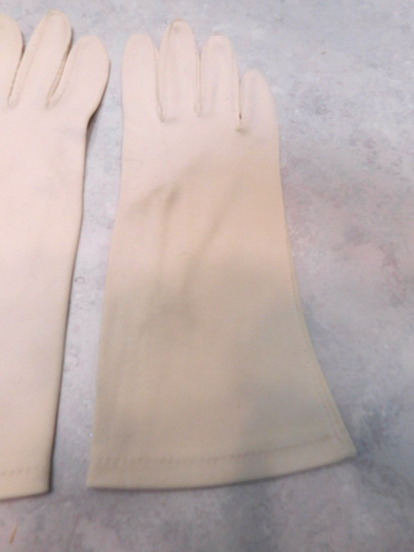 *DESIGNER LADIES BEIGE NYLON DRESS GLOVES UNLINED SIZE 7 - Picture 2 of 4