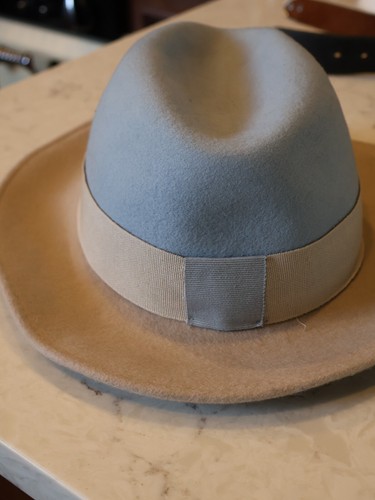 NUEVO CON ETIQUETAS Anthropologie Bettina Mujer OS 100% Lana Sombrero Tostado y Azul Ala Ancha - Imagen 3 de 6