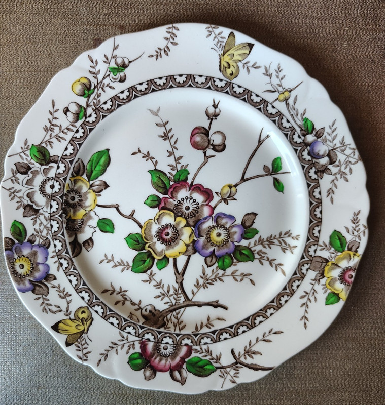 Vintage "Medway Decor" Dark Brown Pattern by Alfred Meakin England (10.in Plate)