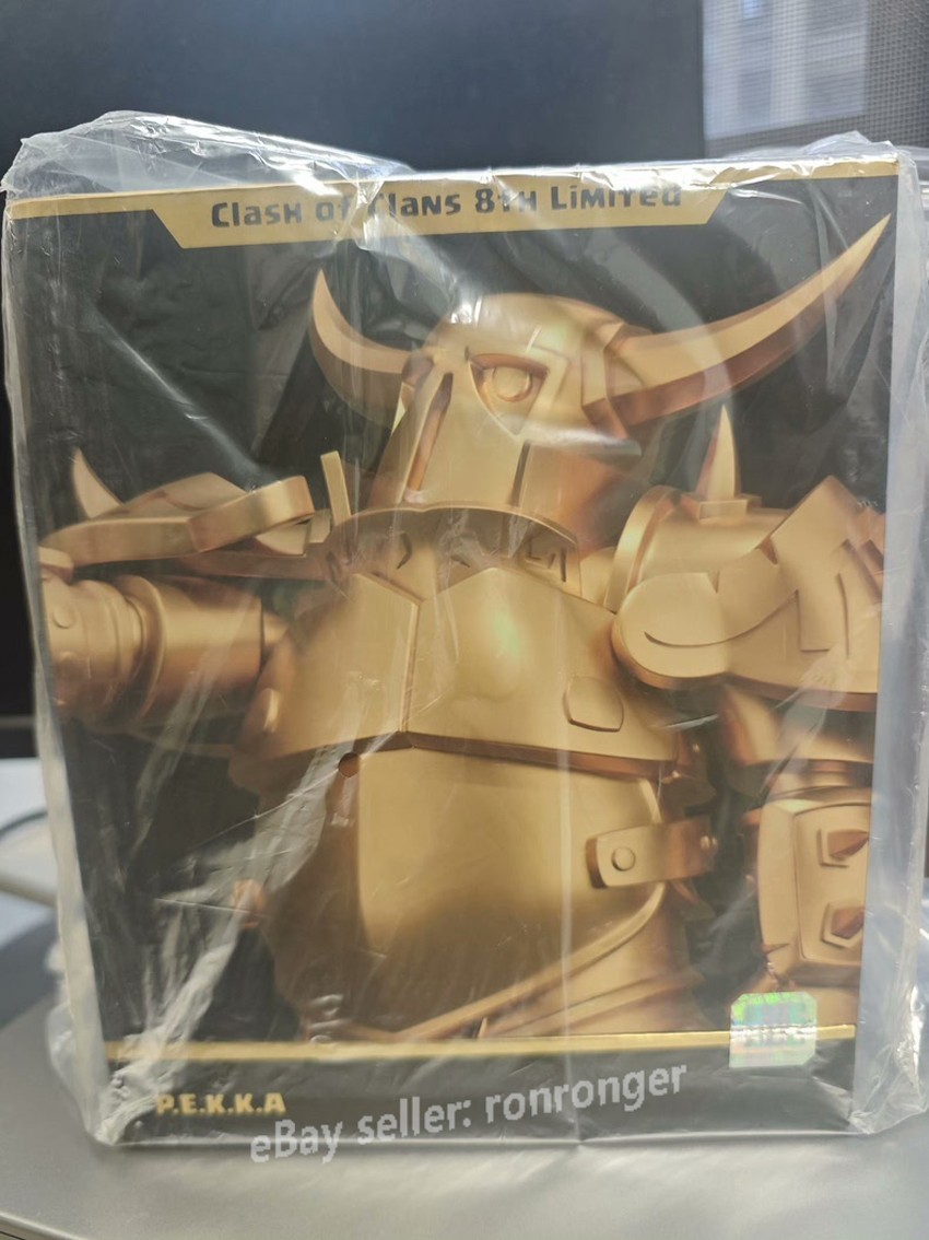 Supercell Clash of Clans Gold PEKKA Statue Limited Edition Figure