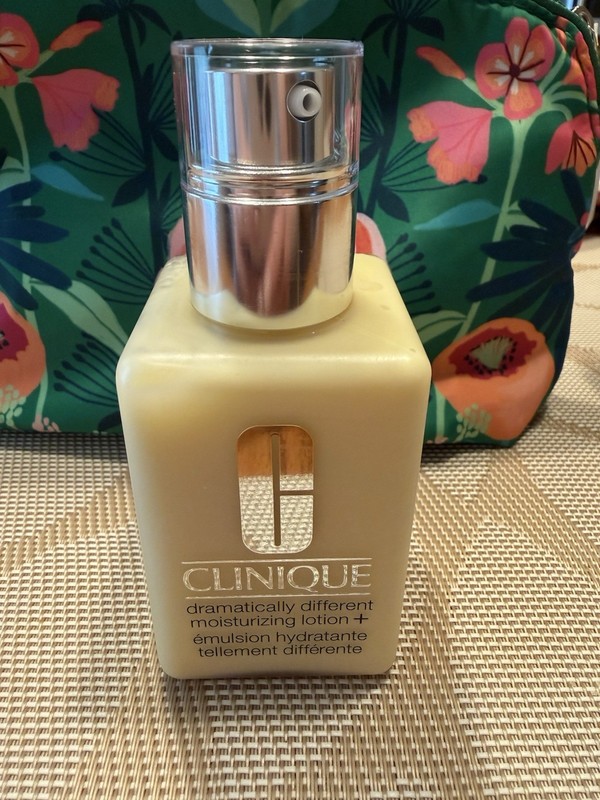 New CLINIQUE DRAMATICALLY DIFFERENT MOISTURIZING LOTION PUMP 4.2 OZ / 125 ML