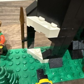 Lego Forestmens Hideout 6054 Missing Few Pieces Good Condition W/ Manual Read De