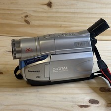 JVC GR-AXM18U Camcorder 2.5" LCD Screen 20x Zoom VHS-C VCR Tape Transfer TESTED
