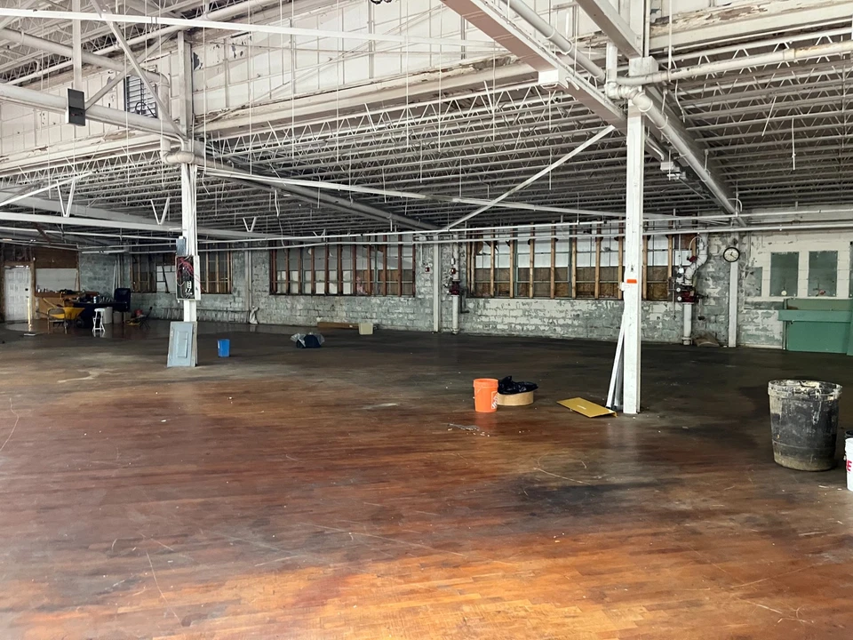 1.78 acres former OshKosh b'Gosh Factory for sale, last guy couldn't get funded. - Image 3 of 4