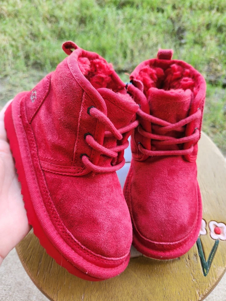 Ugg Neumel II "ROJO" PS 12C Foto 2 de 4
