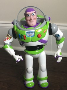 buzz lightyear wings pop out