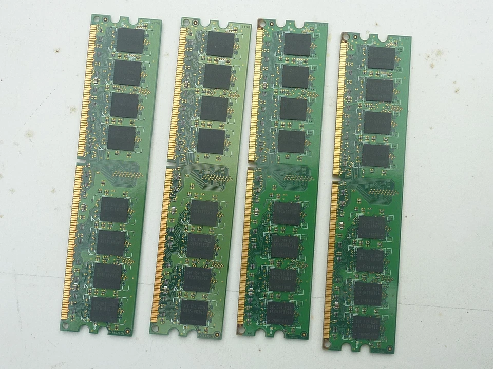 4 GBtotal  Samsung 1 GB 2Rx8 PC2-4200U-444-12-E3 RDIMM - Image 4 of 4