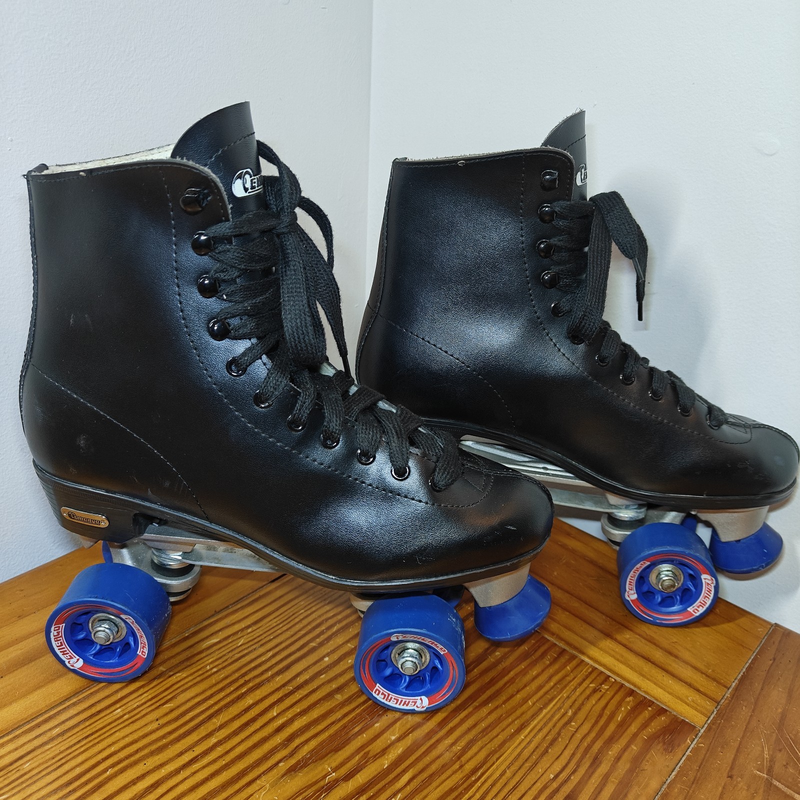 405 Quad Rink Men Sz 10-women 11 Black Blue Wheels Lace Up