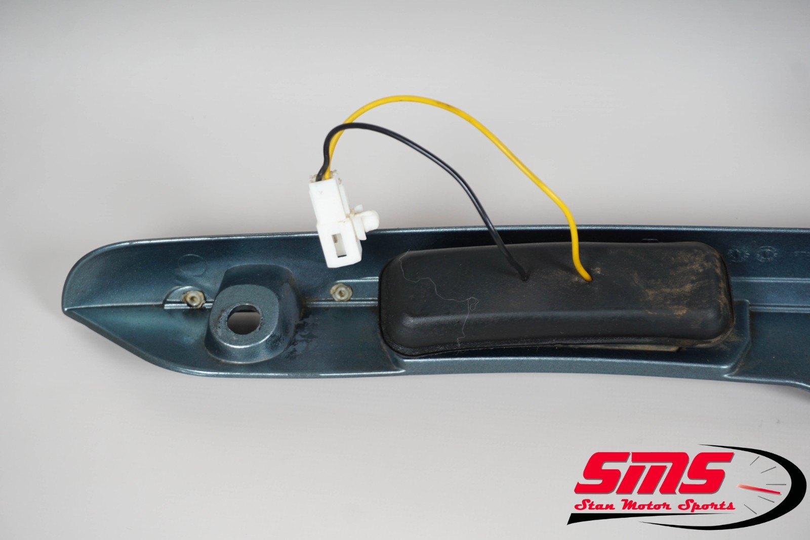 02-07 Maserati Spyder 4200 M138 Trunk Lid Trim Molding Plate w/ Lights OEM