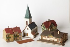 H0 Faller Vollmer Reihenhäuser, Kirche, Fachwerkhaus, Bahnhof  (332606) #5952#