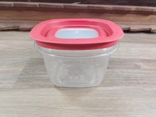 Rubbermaid Premier Storage Square Container 2 Cups Red Lid FG7H75 Clear USA