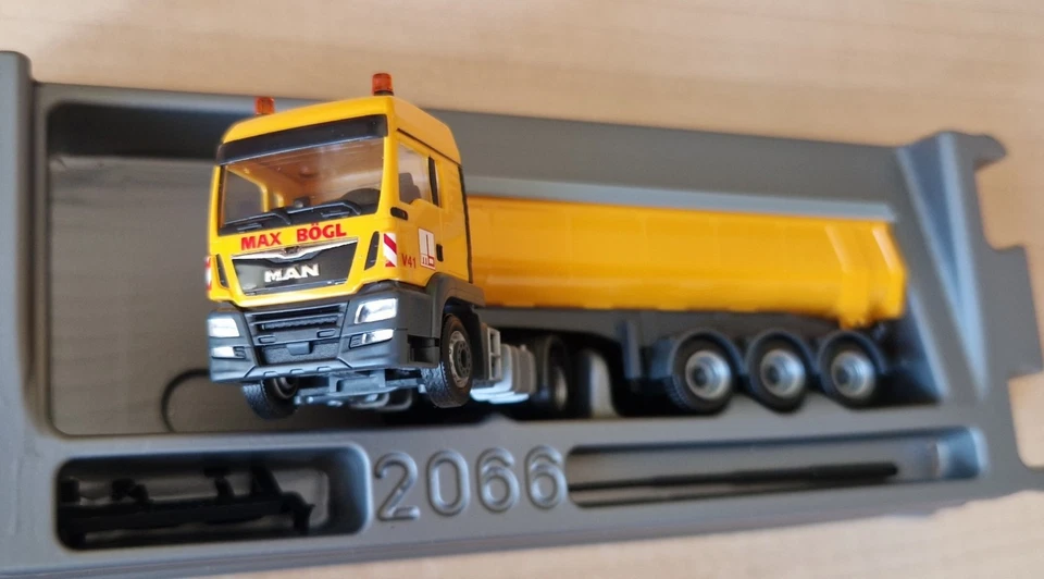 Herpa Exclusive-938167 MAN TGX IGT Spedition 25 Jahre cisterna 1:87 OVP - Immagine 2 di 3