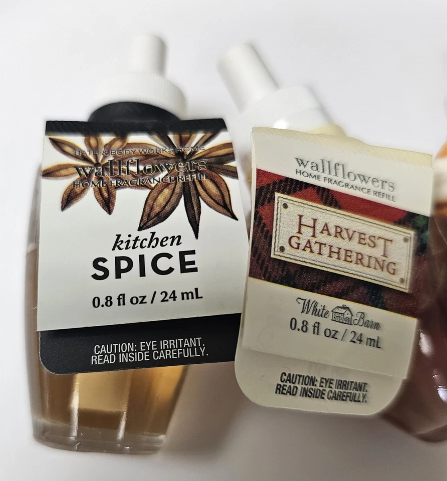 Bath & Body Works Wallflowers 4 Bulbs Kitchen Spice Harvest Pumpkin Vanilla Chai - Image 4 of 4