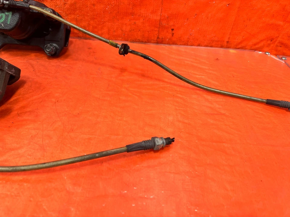 06-11 HONDA CIVIC SI - PINZAS DE FRENO DELANTERAS Y TRASERAS IZQUIERDA Y DERECHA CON LÍNEAS DE ACERO Foto 3 de 4