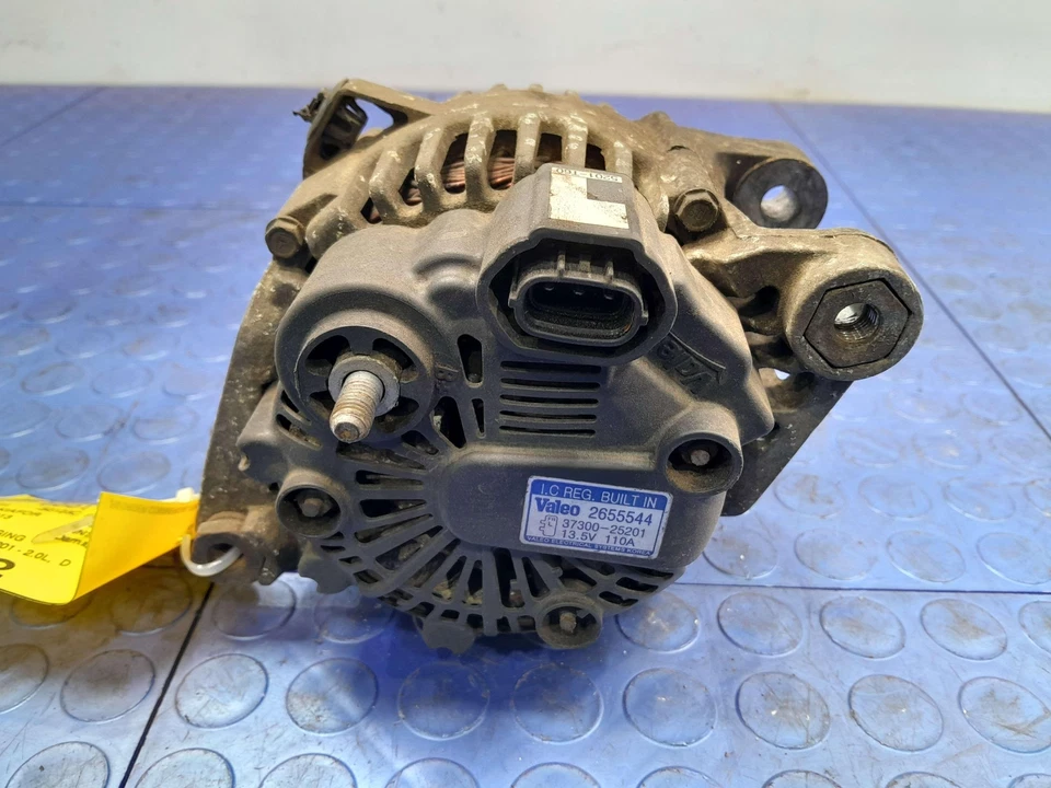 Conjunto de alternador 2011-2013 Kia Forte 2.0L 110 amp original do fabricante 3730025201 - Imagem 3 de 4