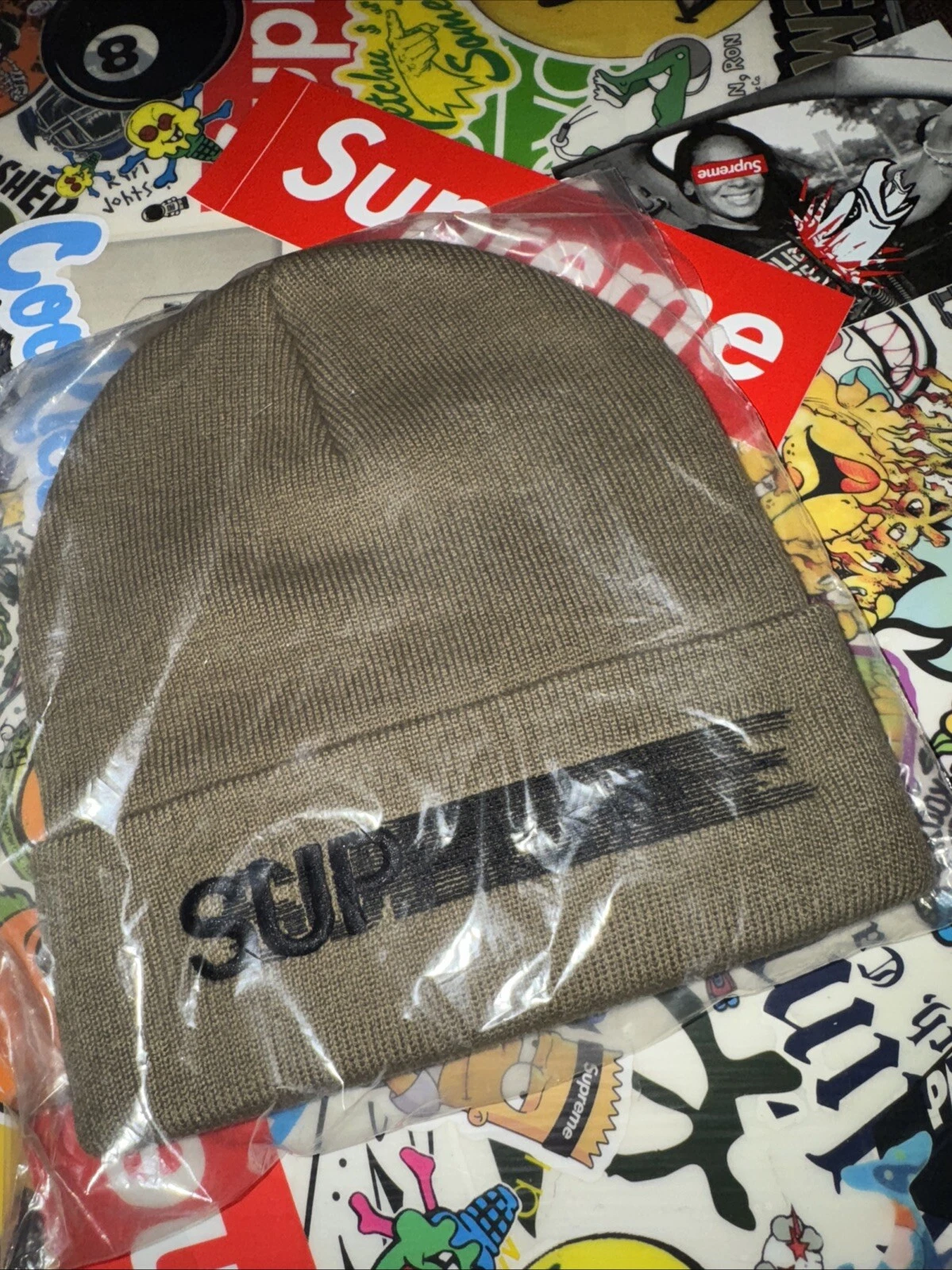 BONNET LOGO SUPREME MOTION Taupe SS23 Neuf