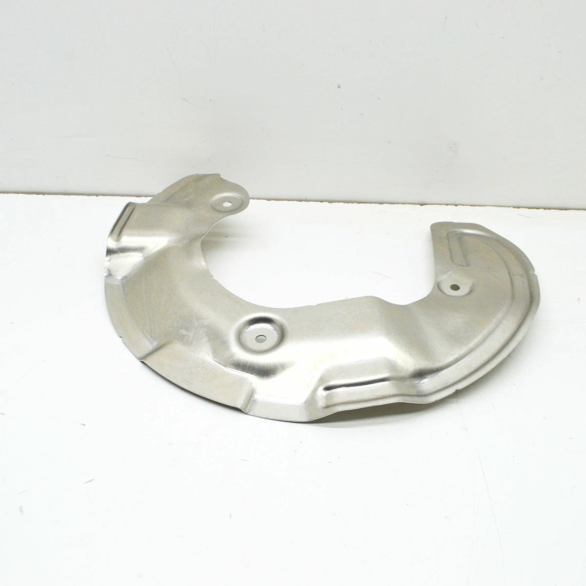 NEU BMW 1 F40 VORDERE LINKE BREMSSCHEIBE -SCHUTZPLATTE 34106869779 