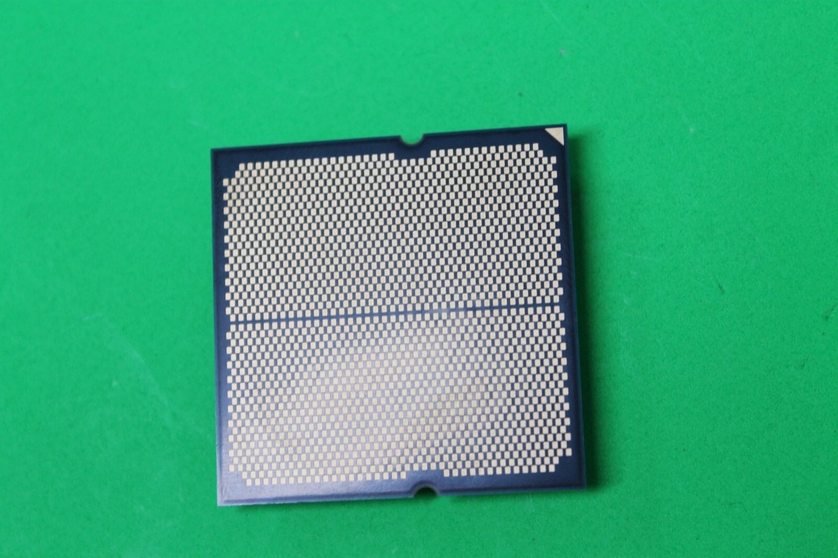 AMD Ryzen 7 7700X Processor CPU (Up to 5.4 GHz 8 Cores, LGA 1718