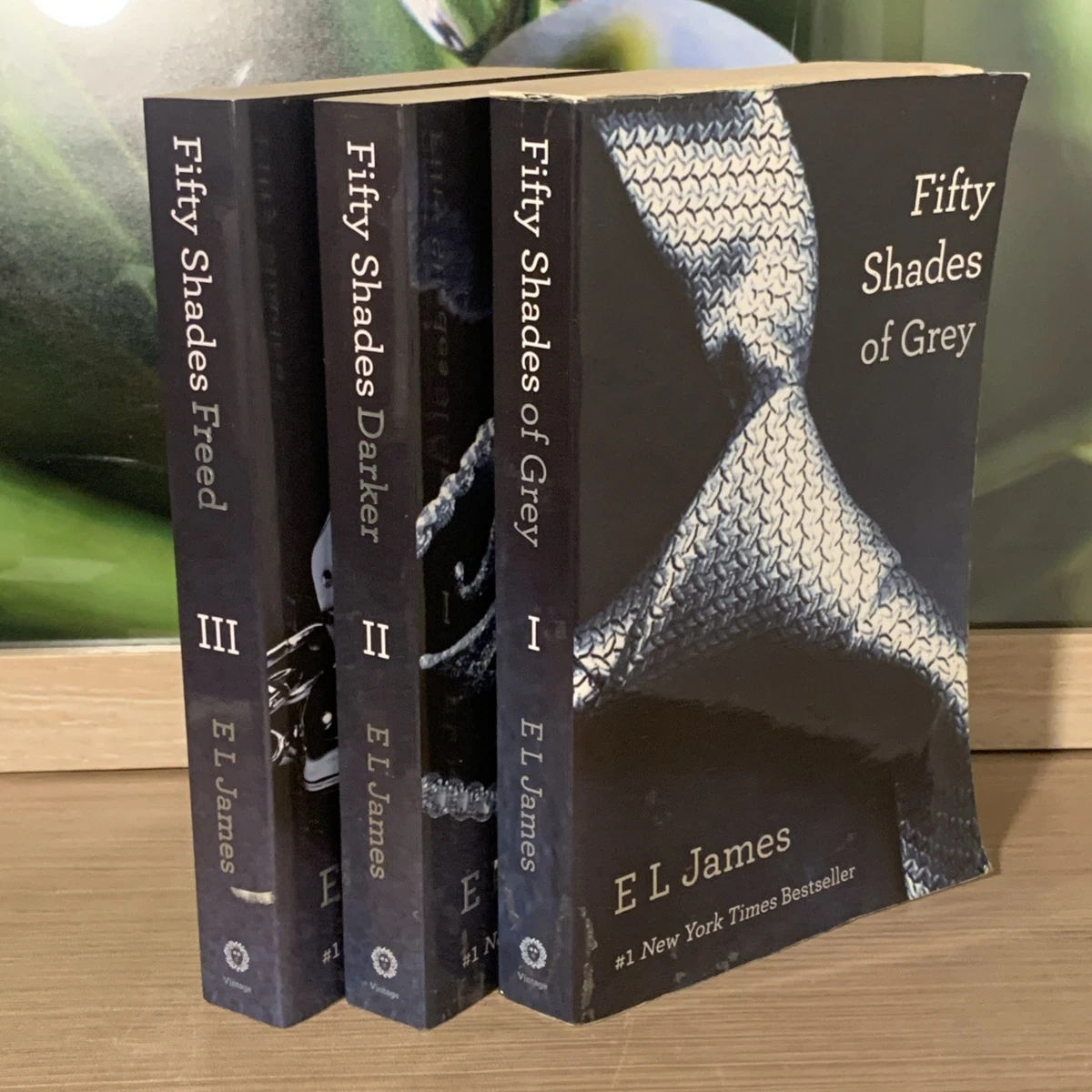 El James Fifty Shades Large Print Fiction Fiction & Nonfiction 