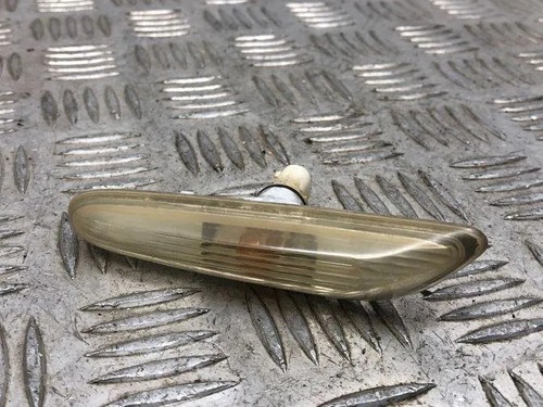 BMW 5 Touring E61 Kotflügelblinker vorne links PA663G309 8384104 3.50 22992168