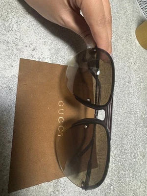 Lunettes de soleil GUCCI logo aviateur marron authentiques pour hommes - Photo 1/4
