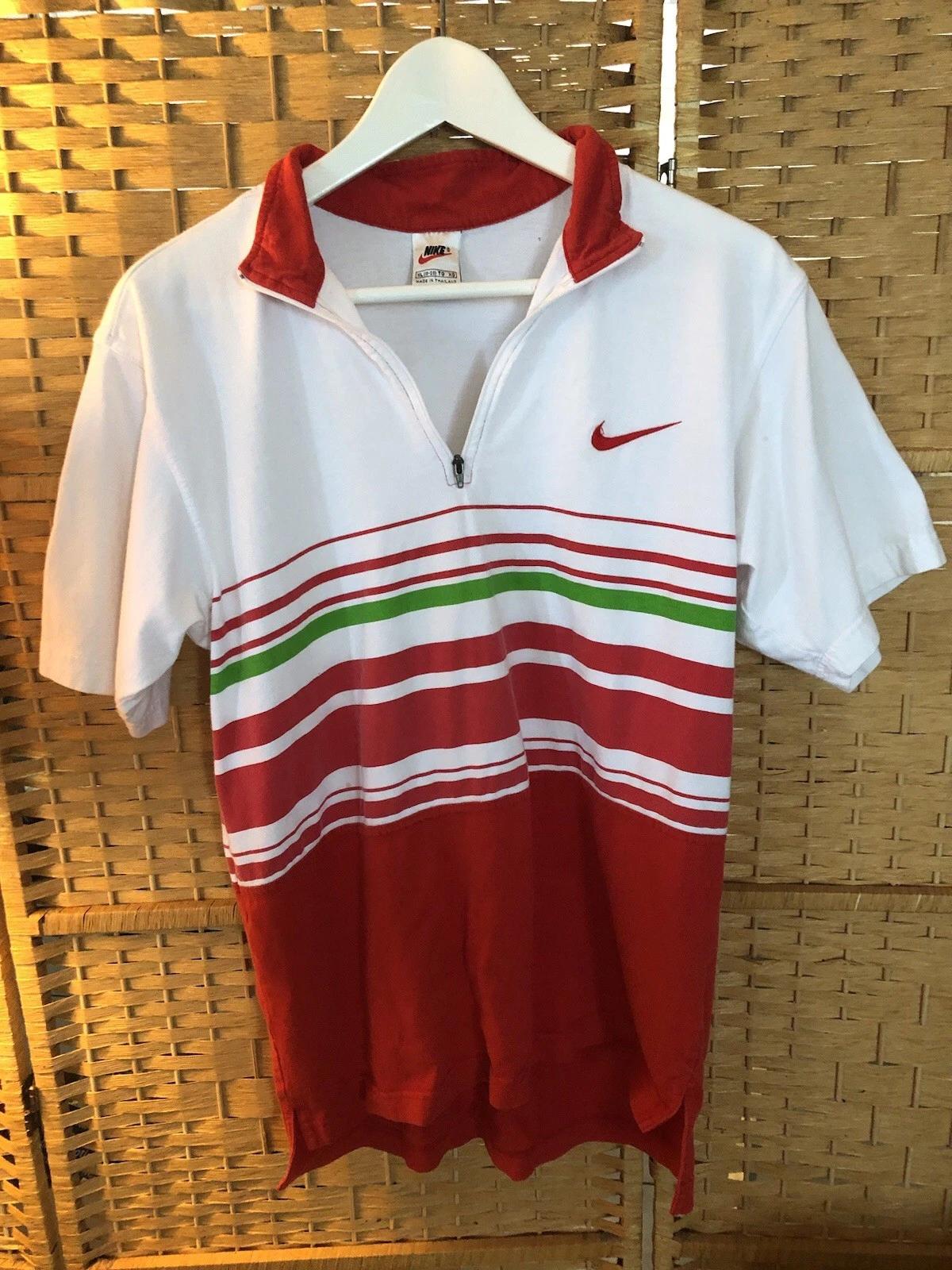 Nike Kids T-shirts Size XL , Color White/red Vintage 90’