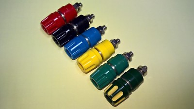 PKI 10 A  HIRSCHMANN POLKLEMME  ROT, SCHWARZ, BLAU, GELB, GRÜN, GRÜN-GELB, WEIß
