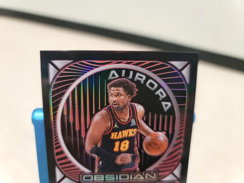2/5 Solomon Hill 2020-21 Obsidian Aurora Auto Hawks Autograph SP AU-SLH T6119 - Image 2 of 4