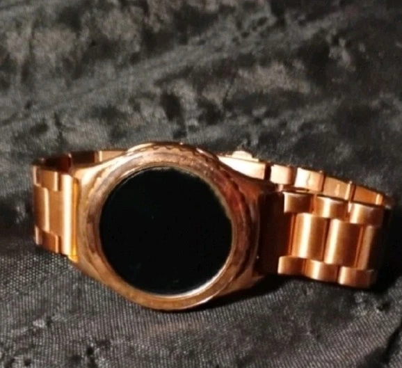 Samsung Gear 2 Rose Gold Smartwatch W/Charging Station - Image 3 of 4