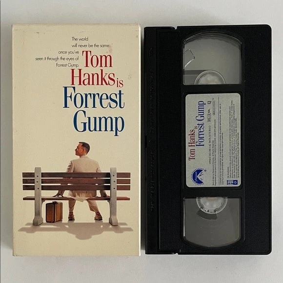 Classic Romance and Comedy VHS Collection: Forrest Gump, Dirty Dancing ... - Image 3 of 4