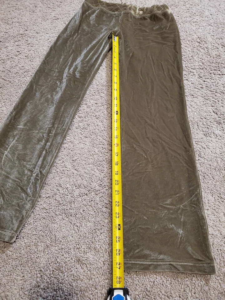 Pantalones pequeños vintage de terciopelo verde oliva CHANEL suaves y cómodos Foto 4 de 4