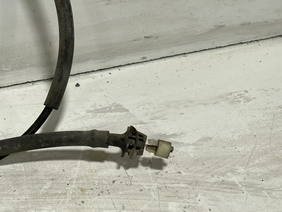 2.5 4 Cylinder Accelerator Throttle Cable 53006557 91-95 Jeep YJ Wrangler OEM CC - Image 3 of 4