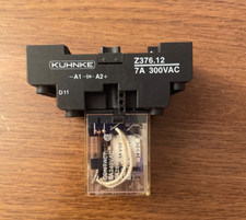 Omron Z376.12 7A 300VAC Relay with base