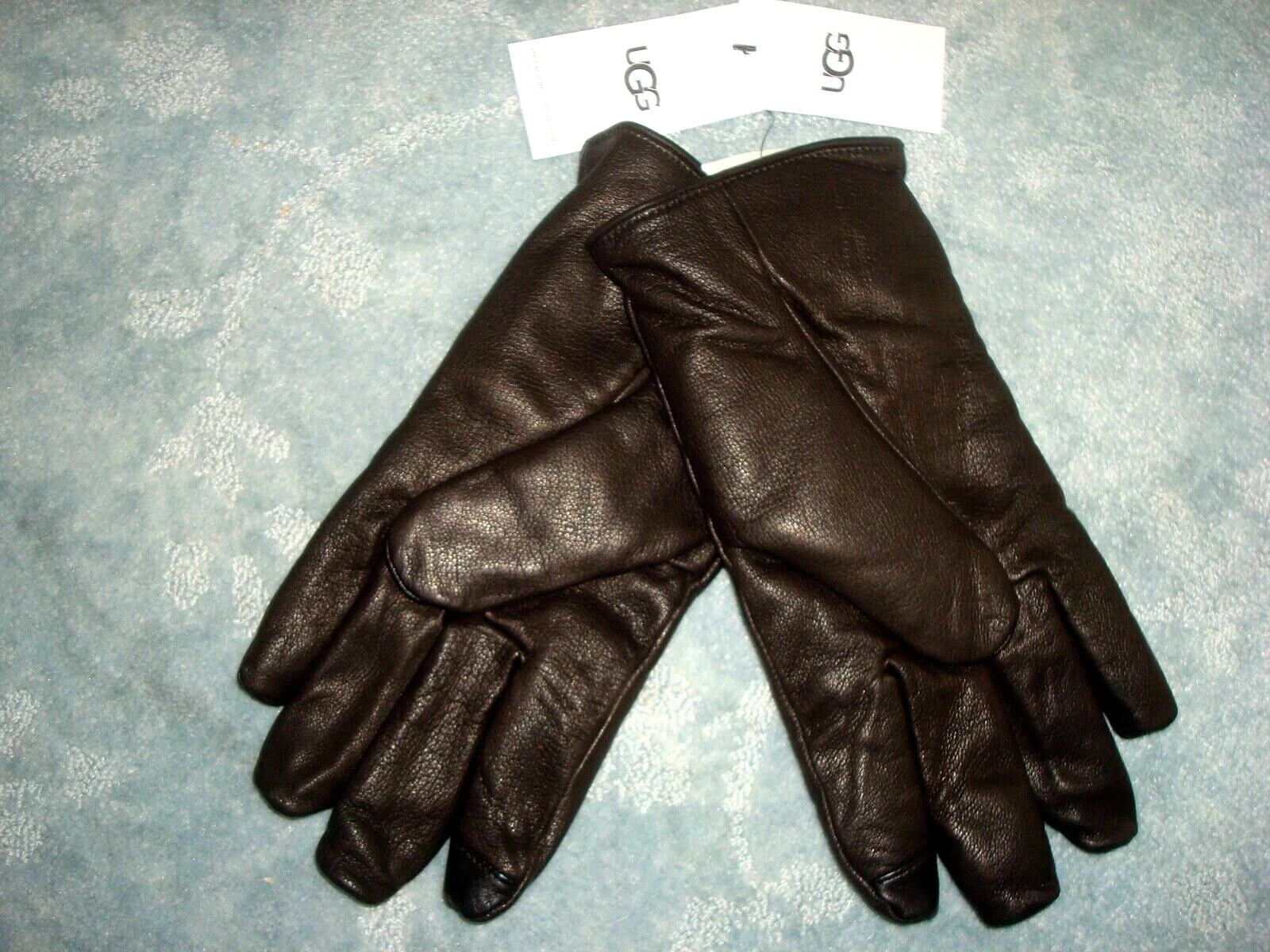 UGG BLACK TABBED SPLICE VENT LEATHER GLOVES SIZE L