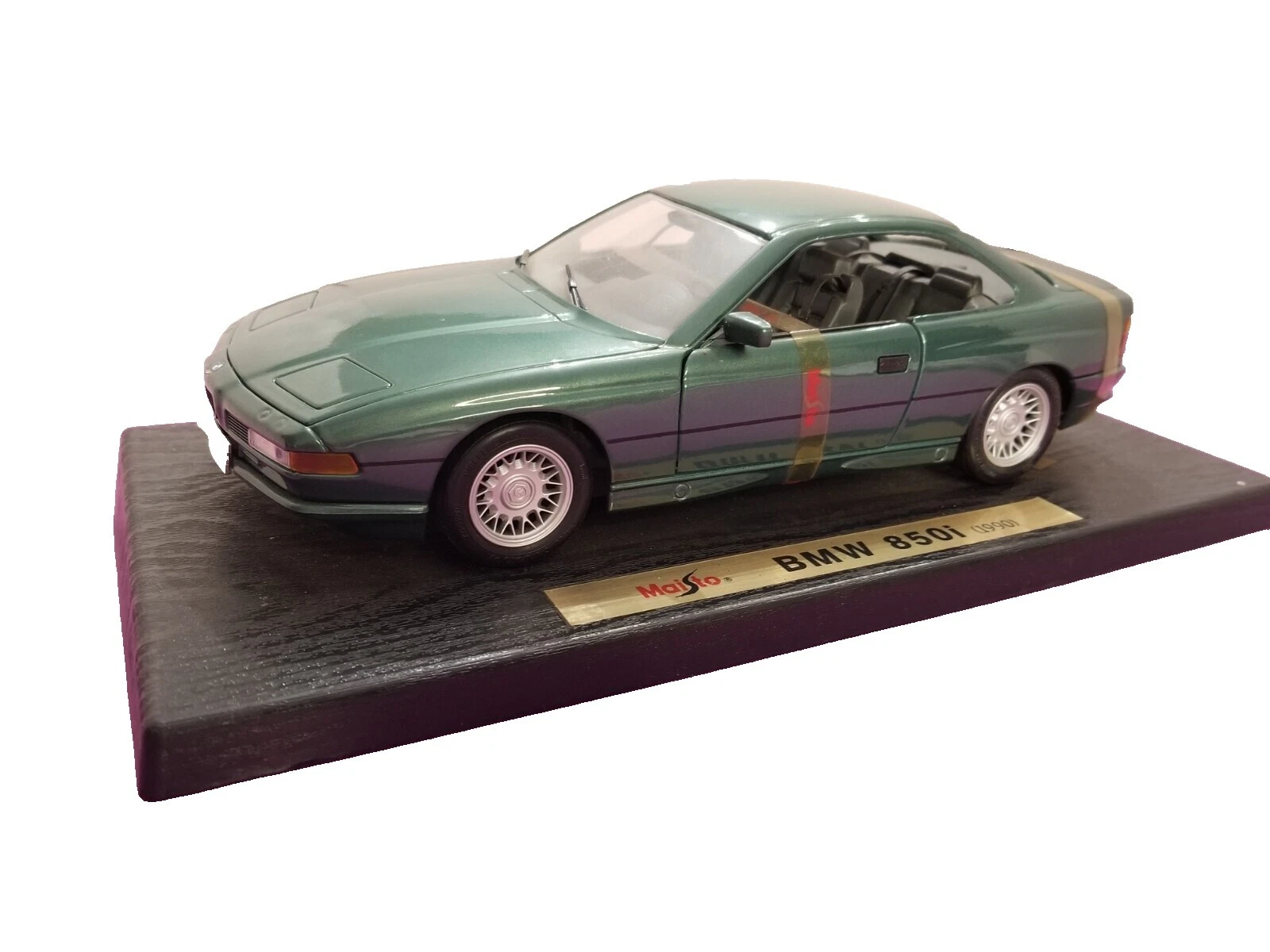 Maisto 1:8 Scale Diecast & Toy Vehicles