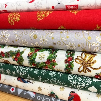 Weihnachten Quiltstoff Rose Hubble BREIT Hirsch Rotkehlchen Glocke Hart Rentier rot 150
