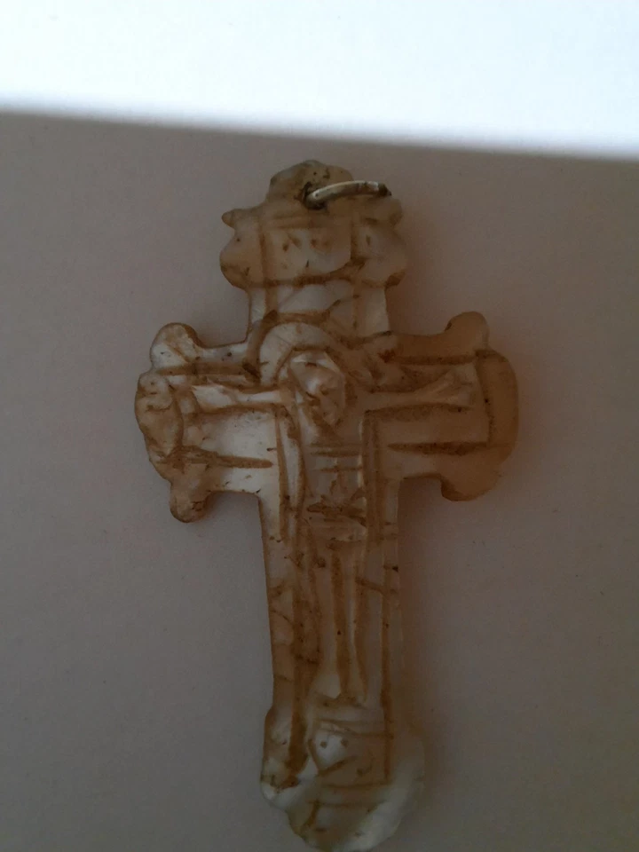 ANCIENNE CROIX PENDENTIF en NACRE GRAVÉE BROCHE JESUS MARIE JOSEPH  XIXe - Photo 2/4