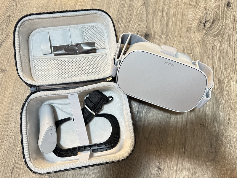 Meta Oculus Go 32GB Standalone Virtual Reality Headset - Gray + Hard Case