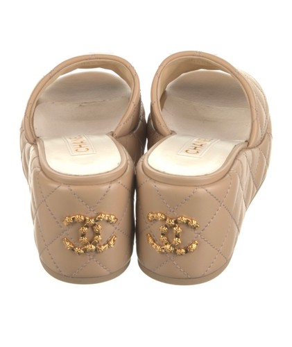 Chanel Interlocking CC Logo Leather Slides Mules 9.5/ Brand New with Box - Picture 2 of 5