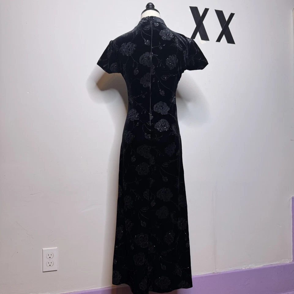 Vestido De Colección Años 90 Terciopelo Negro Cuello Mandarín Motivo Asiático Gótico Baile de graduación Formal 12 P Foto 2 de 4